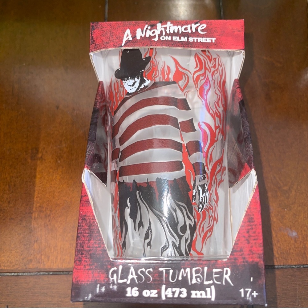 A Nightmare On Elm Street Glass Tumbler NWT